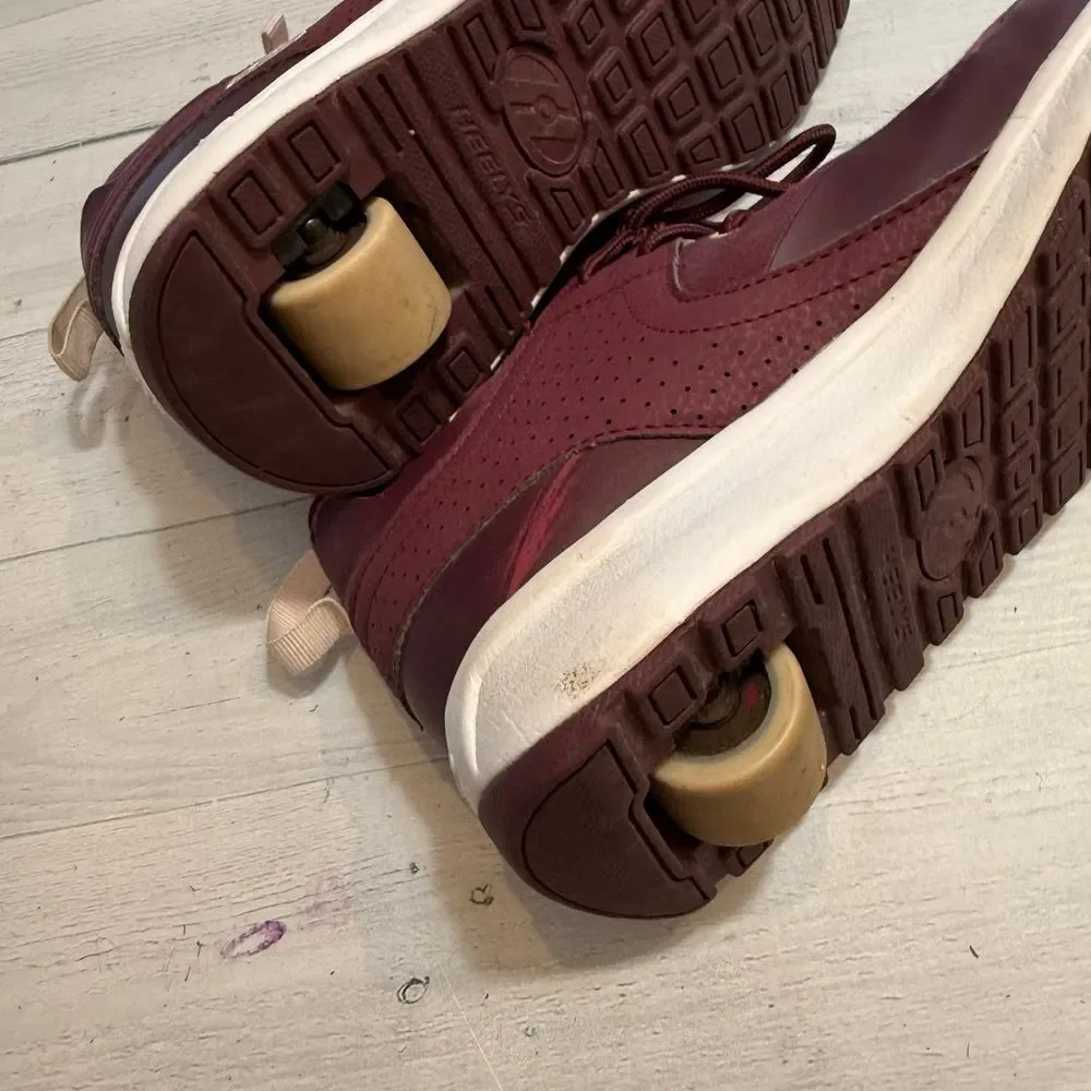 Heelys Piper Mid Top Sneaker Burgundy youth 6 Womens‎ Size 7